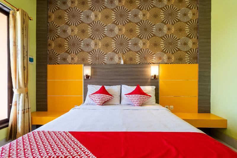Oyo 922 Pp Dream Guest House Ловина Экстерьер фото