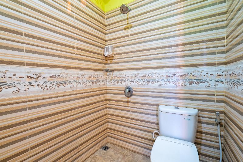 Oyo 922 Pp Dream Guest House Ловина Экстерьер фото